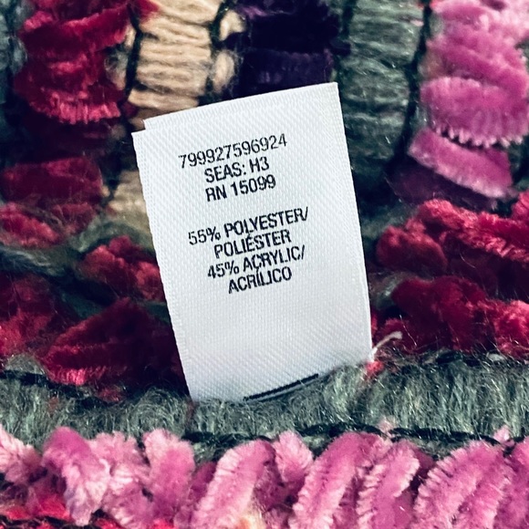 NWOT Long Pink and Purple Acrylic Velour Ribbon Scarf - Picture 9 of 11